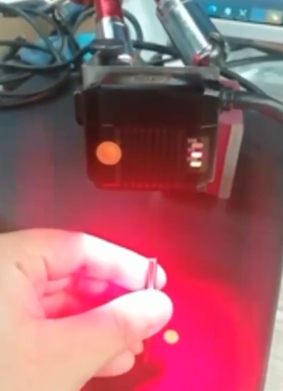 艾韋迅IVY8040M讀取4mm4mm激光蝕刻二維碼蝕刻品質(zhì)較差，  金屬反光強(qiáng)，需要高解碼性能+良好光處理。.png